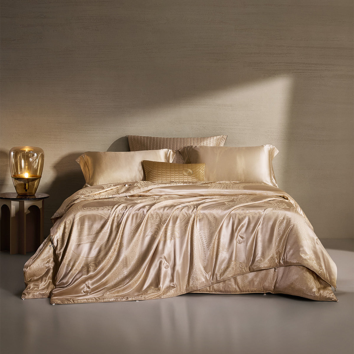 Jacquard Mulberry Silk Filled Duvet Jade Serenity